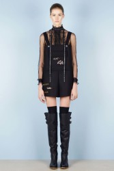 127922965_13redvalentino.jpg